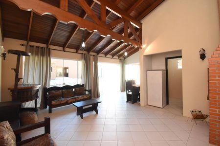 Casa para alugar com 330m², 4 quartos e 8 vagasÁrea gourmet