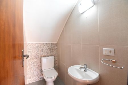Casa para alugar com 330m², 4 quartos e 8 vagasLavabo