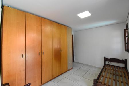Casa para alugar com 330m², 4 quartos e 8 vagasSuíte 2