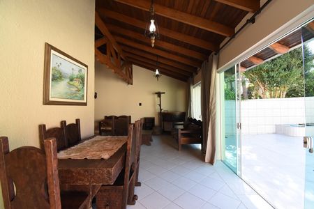 Casa para alugar com 330m², 4 quartos e 8 vagasÁrea gourmet