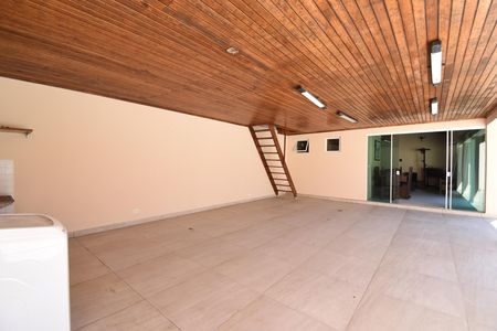 Casa para alugar com 330m², 4 quartos e 8 vagasÁrea externa