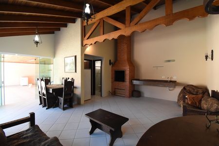 Casa para alugar com 330m², 4 quartos e 8 vagasÁrea gourmet
