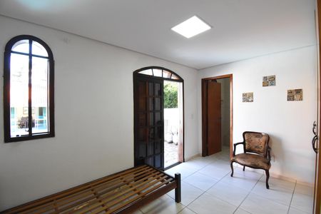 Casa para alugar com 330m², 4 quartos e 8 vagasSuíte 2