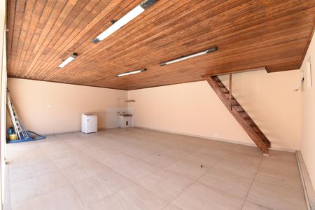 Casa para alugar com 330m², 4 quartos e 8 vagasÁrea externa
