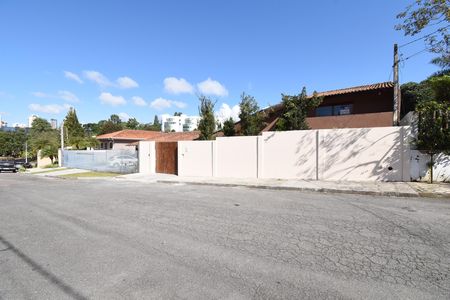Casa para alugar com 330m², 4 quartos e 8 vagasFachada