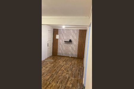 Sala de apartamento para alugar com 1 quarto, 42m² em Brás de Pina, Rio de Janeiro