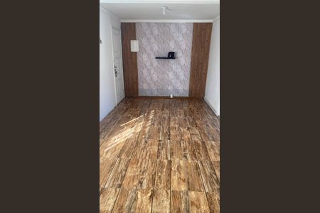 Sala de apartamento para alugar com 1 quarto, 42m² em Brás de Pina, Rio de Janeiro