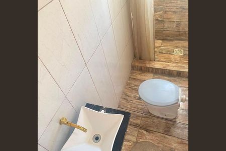 Banheiro de apartamento para alugar com 1 quarto, 42m² em Brás de Pina, Rio de Janeiro