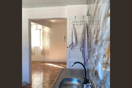 Cozinha de apartamento para alugar com 1 quarto, 42m² em Brás de Pina, Rio de Janeiro