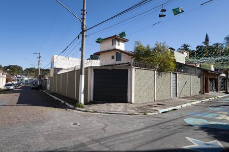Fachada  de casa à venda com 4 quartos, 240m² em Horto Florestal, São Paulo