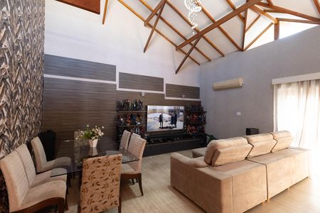 Sala  de casa à venda com 4 quartos, 240m² em Horto Florestal, São Paulo