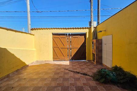 Área externa de casa para alugar com 2 quartos, 78m² em Maracanã, Praia Grande