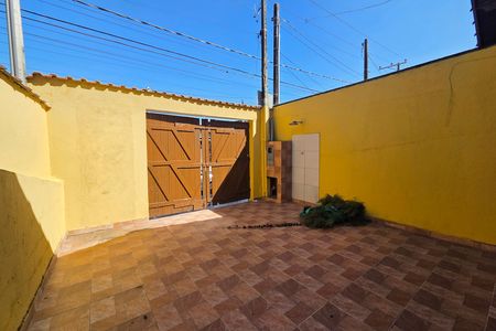 Área externa de casa para alugar com 2 quartos, 78m² em Maracanã, Praia Grande