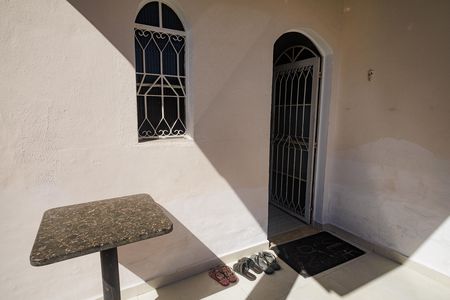 Casa à venda com 250m², 3 quartos e 4 vagas Casa à venda com 250m², 3 quartos e 4 vagasVaranda