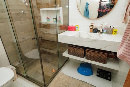 Casa à venda com 250m², 3 quartos e 4 vagas Casa à venda com 250m², 3 quartos e 4 vagasBanheiro da Suíte