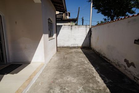 Quintal de casa à venda com 3 quartos, 250m² em Campo Grande, Rio de Janeiro