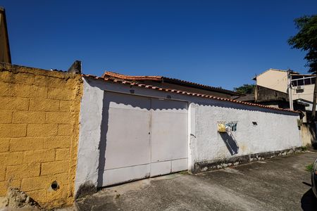 Fachada de casa à venda com 3 quartos, 250m² em Campo Grande, Rio de Janeiro