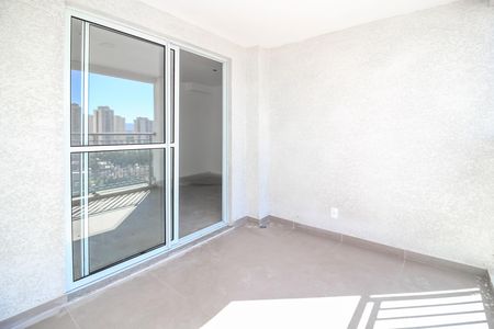 Apartamento à venda com 70m², 3 quartos e 1 vaga Apartamento à venda com 70m², 3 quartos e 1 vagaVaranda