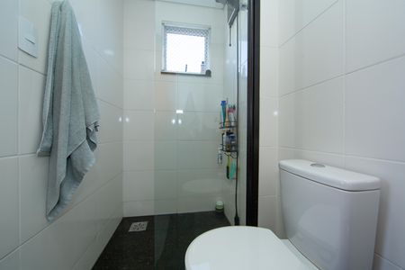 Apartamento à venda com 52m², 2 quartos e 1 vagaBANHEIRO2