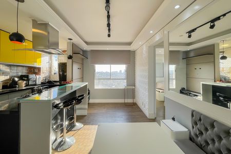 Sala de casa de condomínio à venda com 2 quartos, 44m² em Conceicao, Osasco