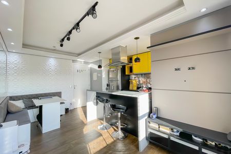 Sala de casa de condomínio à venda com 2 quartos, 44m² em Conceicao, Osasco