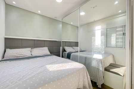 Quarto 1 de casa de condomínio à venda com 2 quartos, 44m² em Conceicao, Osasco