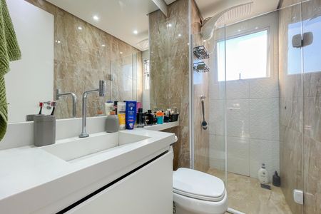 Banheiro de casa de condomínio à venda com 2 quartos, 44m² em Conceicao, Osasco