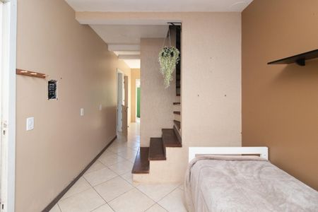 Sala de casa de condomínio à venda com 3 quartos, 100m² em Guarujá, Porto Alegre