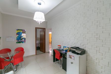 Casa para alugar com 4 quartos, 300m² em Jaqueline, Belo Horizonte