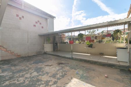 Casa à venda com 300m², 4 quartos e 2 vagas