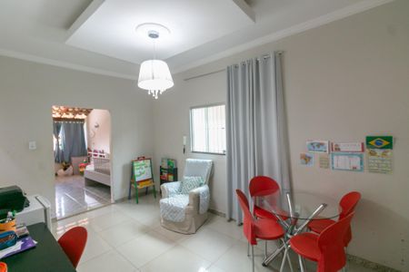 Casa à venda com 300m², 4 quartos e 2 vagas