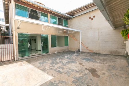 Casa à venda com 300m², 4 quartos e 2 vagas