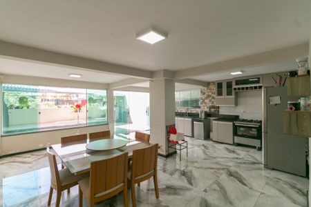 Casa à venda com 300m², 4 quartos e 2 vagas
