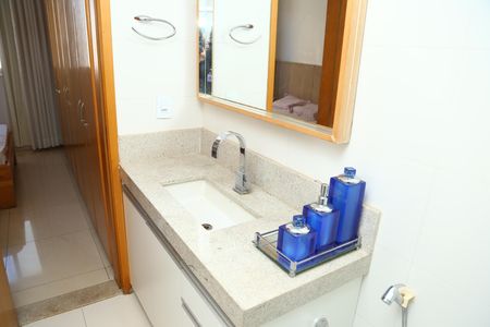 Apartamento à venda com 87m², 2 quartos e 1 vagaBanheiro suíte
