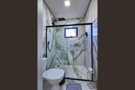 Casa de condomínio à venda com 350m², 4 quartos e 6 vagasBanheiro 