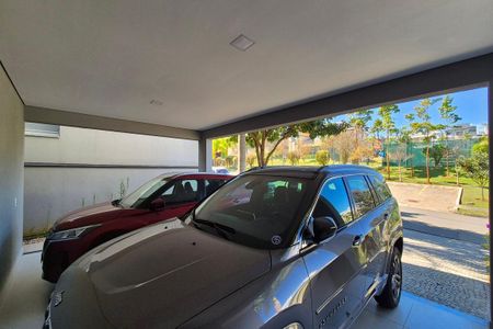 Casa de condomínio à venda com 350m², 4 quartos e 6 vagasGaragem 
