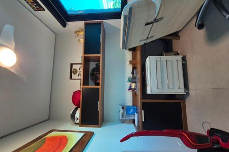 Casa de condomínio à venda com 350m², 4 quartos e 6 vagasEscritório