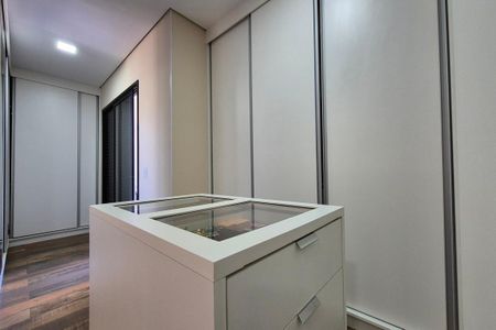 Casa de condomínio à venda com 350m², 4 quartos e 6 vagasCloset da Suíte 1