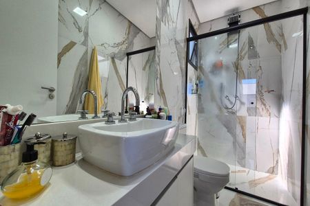 Casa de condomínio à venda com 350m², 4 quartos e 6 vagasBanheiro da Suíte 3