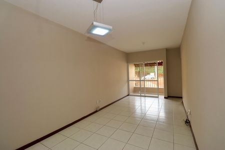 Sala de apartamento para alugar com 3 quartos, 75m² em Jardim Placaford, Salvador