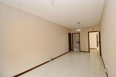 Sala de apartamento para alugar com 3 quartos, 75m² em Jardim Placaford, Salvador
