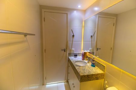 Banheiro da Suíte de apartamento para alugar com 2 quartos, 85m² em Icaraí, Niterói
