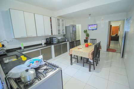 Casa à venda com 165m², 3 quartos e 2 vagas