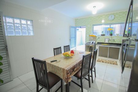 Casa à venda com 165m², 3 quartos e 2 vagas