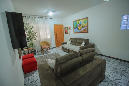 Casa à venda com 165m², 3 quartos e 2 vagas