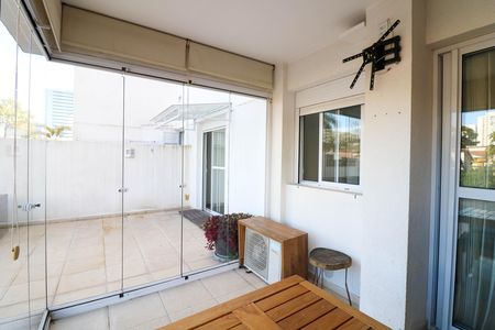 Apartamento à venda com 155m², 2 quartos e 2 vagas Apartamento à venda com 155m², 2 quartos e 2 vagasVaranda