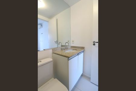 Apartamento à venda com 155m², 2 quartos e 2 vagas Apartamento à venda com 155m², 2 quartos e 2 vagasBanheiro da Suíte