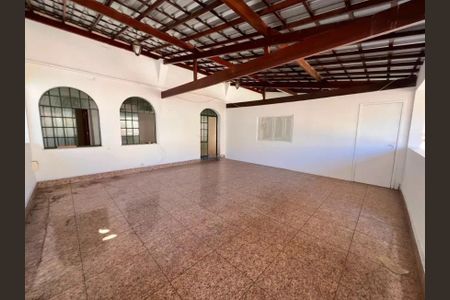 Casa para alugar com 180m², 4 quartos e 2 vagas Casa para alugar com 180m², 4 quartos e 2 vagasÁrea comum