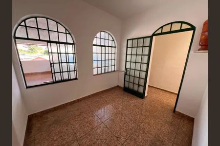 Sala de casa para alugar com 4 quartos, 180m² em Cachoeirinha, Belo Horizonte