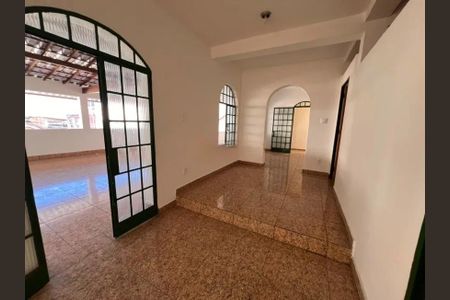Sala de casa para alugar com 4 quartos, 180m² em Cachoeirinha, Belo Horizonte